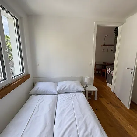 2 Schlafzimmer Im Neubau In Gruenruhelage Und Doch Zentral *